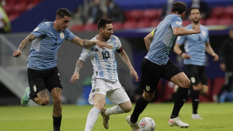 Argentina vence a Uruguay 1 a 0