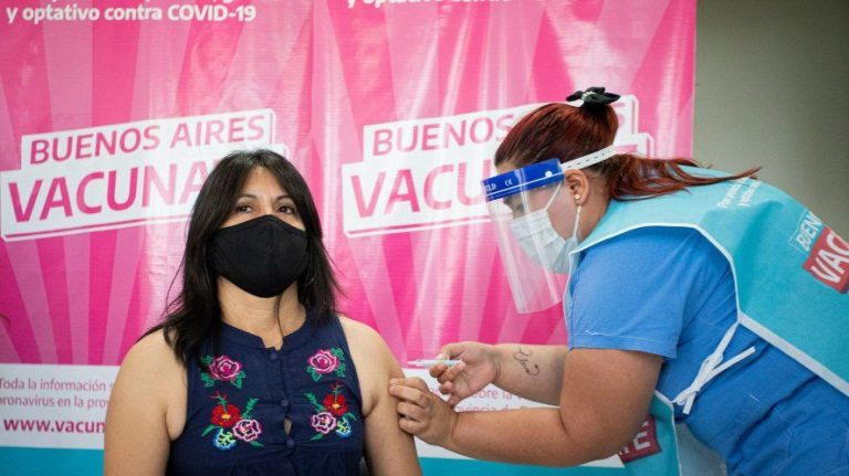 Vacuna: Casi un millón de bonaerenses completó el esquema tras el pase sanitario