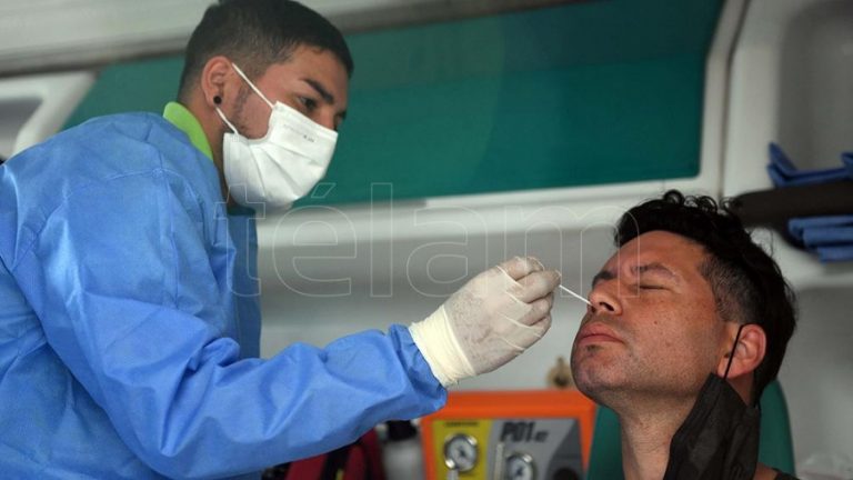 Hubo 28.039 contagios de coronavirus en el país, un 23,8% menos que la semana pasada