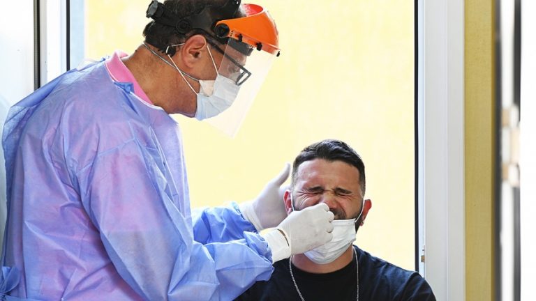 Hubo 36.835 contagios de coronavirus en el país, un 20% menos que la semana pasada