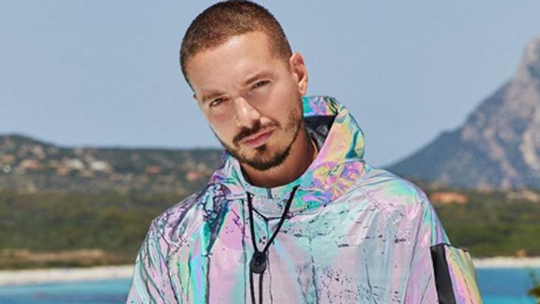 J Balvin se accidentó en Argentina y terminó enyesado