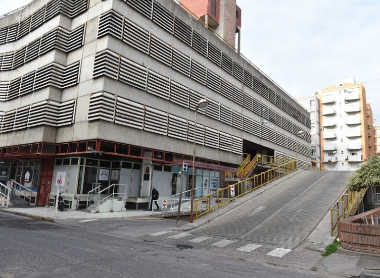 Cambio de sentido de circulación vehicular en sector del Mercado Municipal