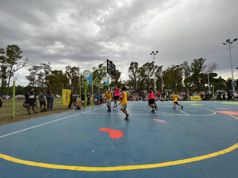 El Municipio construyó 16 canchas de básquet e inaugurará 6 más