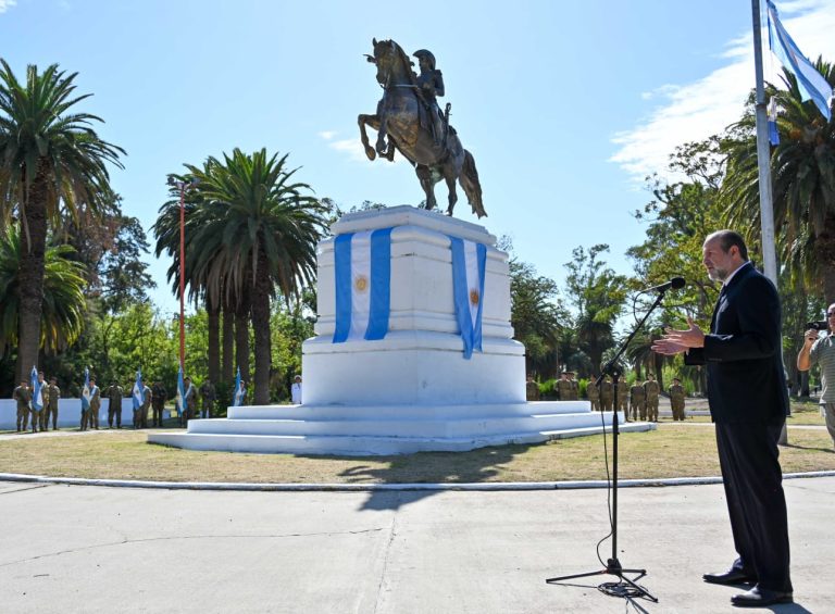 Se realizó el acto en conmemoración del 246° Aniversario del Natalicio del Gral. Don José de San Martín.